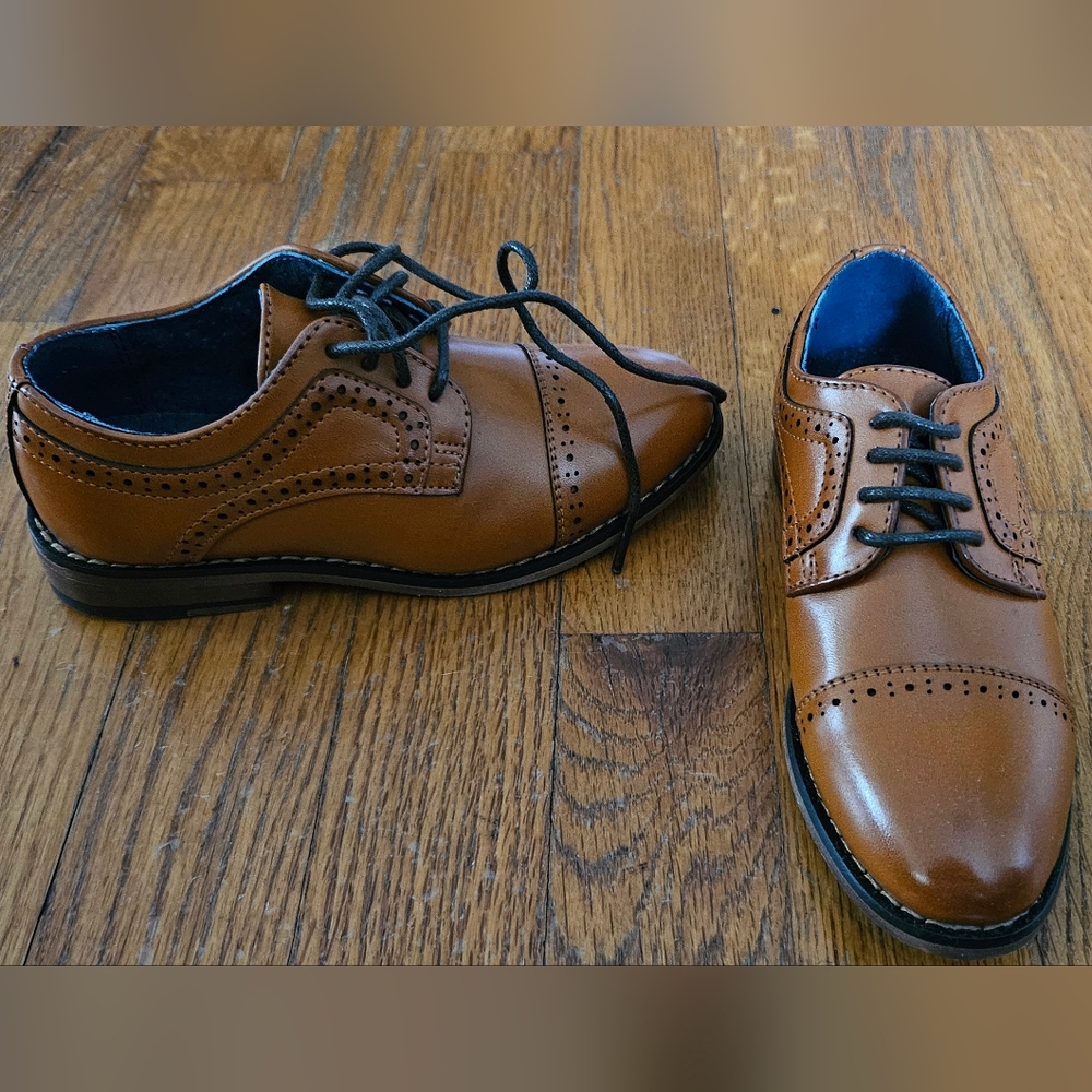 Boys Size 10 Bruno Marc dress shoes